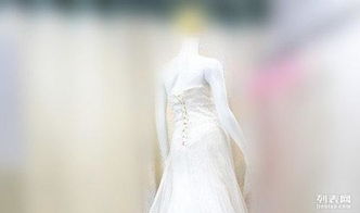 锦艺城婚纱礼服租赁 棉纺路新娘的奢华之选，长拖鱼尾婚纱仅680元